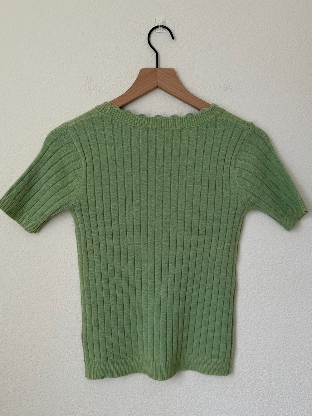 Hem & Thread Light Green Ribbed V-Neck Buttoned Knit Top - Picture 3 of 10
